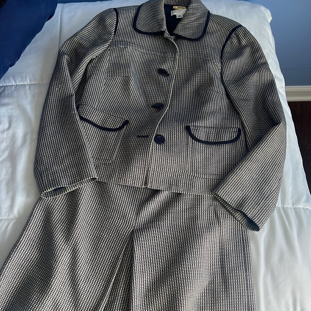 Beautiful loft suit